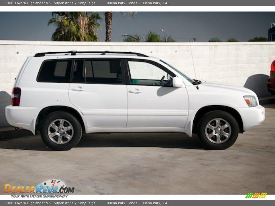 2006 Toyota Highlander V6 Super White / Ivory Beige Photo #8