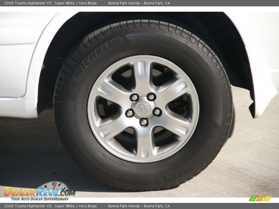 2006 Toyota Highlander V6 Super White / Ivory Beige Photo #30