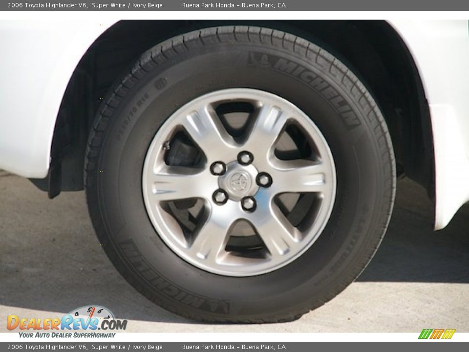 2006 Toyota Highlander V6 Super White / Ivory Beige Photo #31