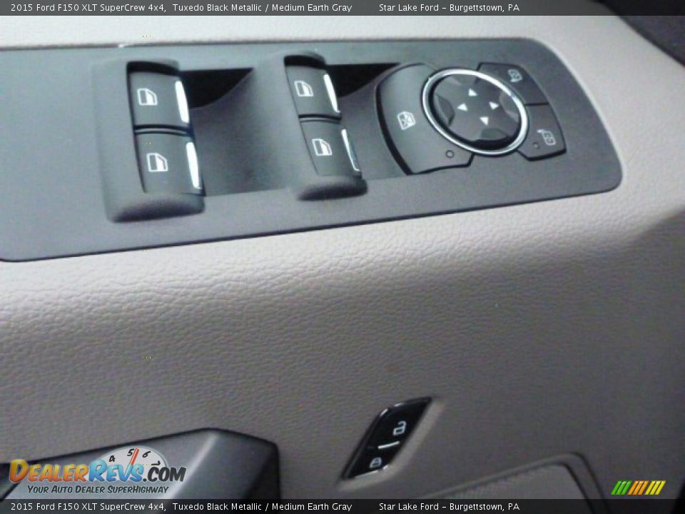 2015 Ford F150 XLT SuperCrew 4x4 Tuxedo Black Metallic / Medium Earth Gray Photo #13