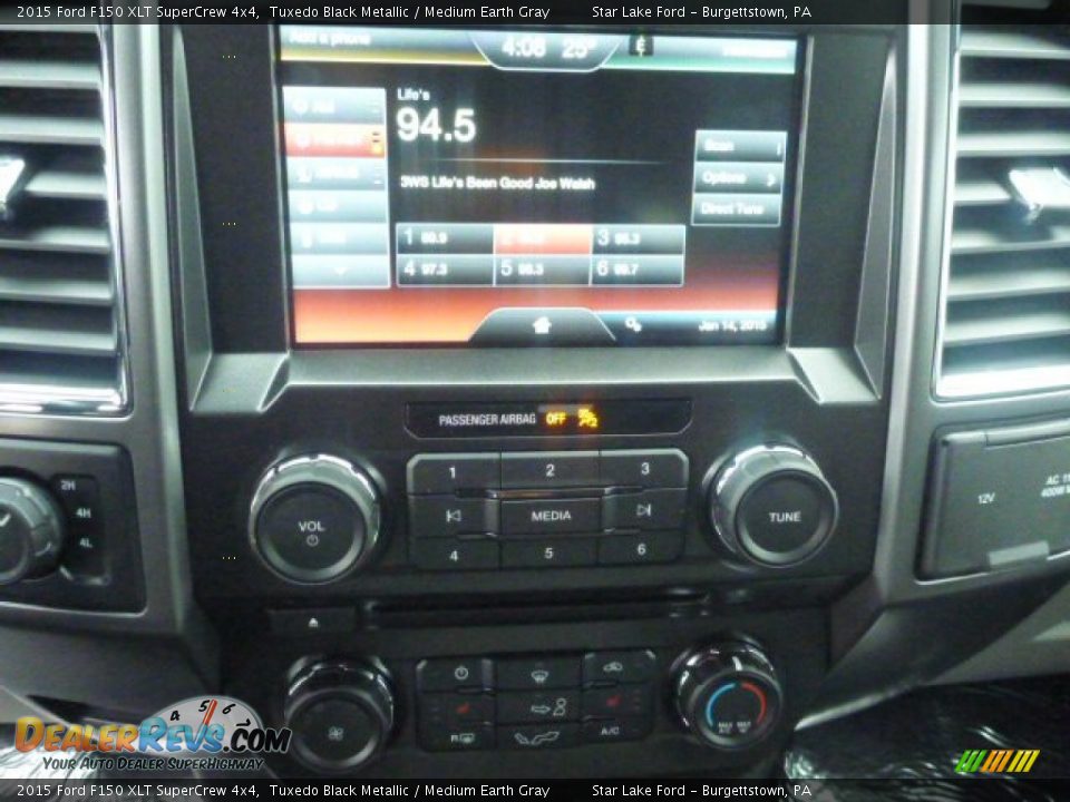 2015 Ford F150 XLT SuperCrew 4x4 Tuxedo Black Metallic / Medium Earth Gray Photo #19