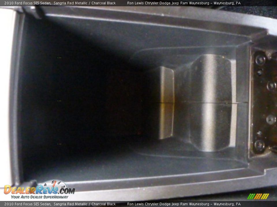 2010 Ford Focus SES Sedan Sangria Red Metallic / Charcoal Black Photo #16