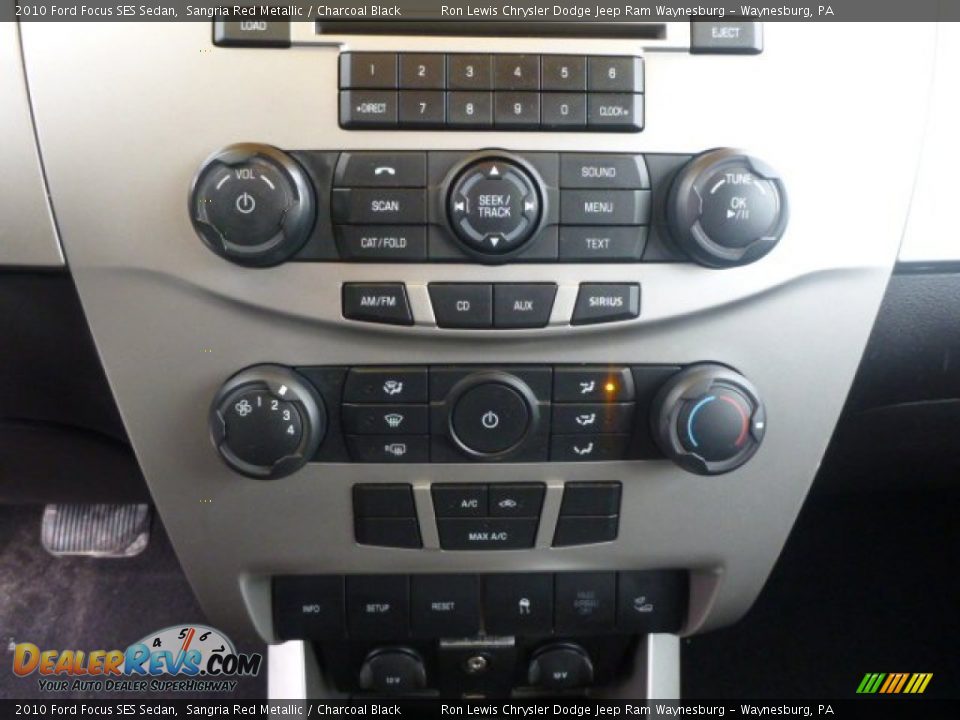 2010 Ford Focus SES Sedan Sangria Red Metallic / Charcoal Black Photo #18