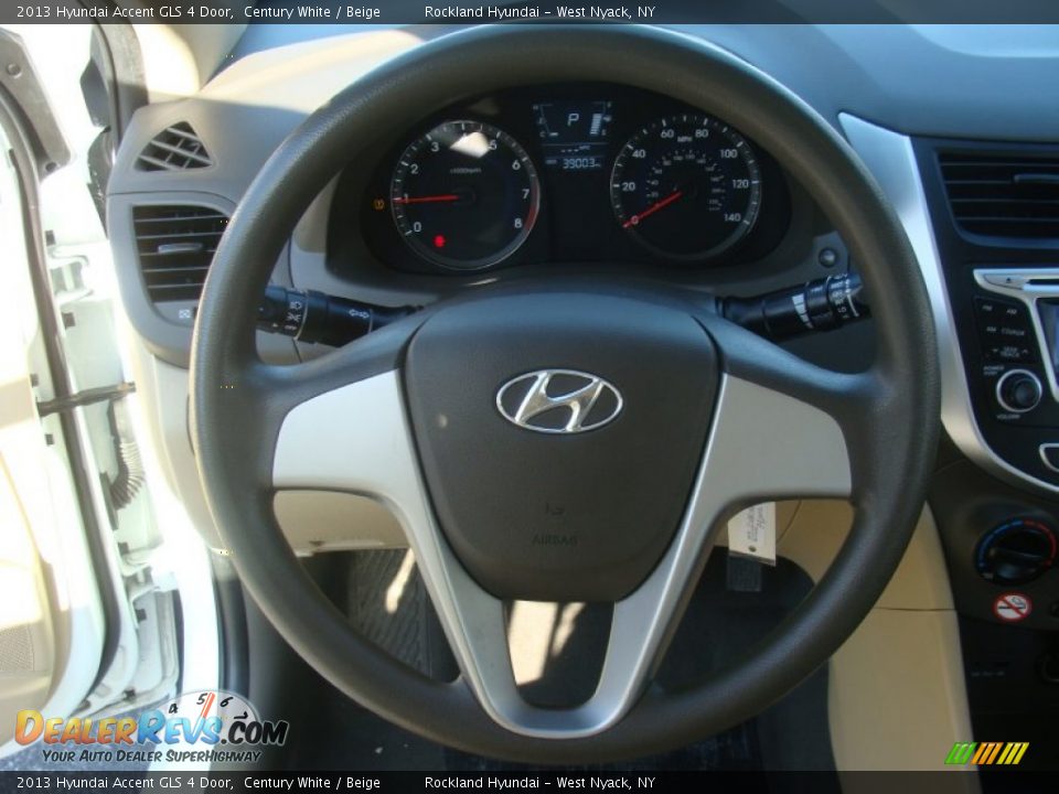 2013 Hyundai Accent GLS 4 Door Century White / Beige Photo #13