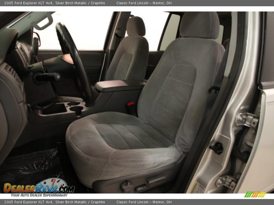 2005 Ford Explorer XLT 4x4 Silver Birch Metallic / Graphite Photo #5