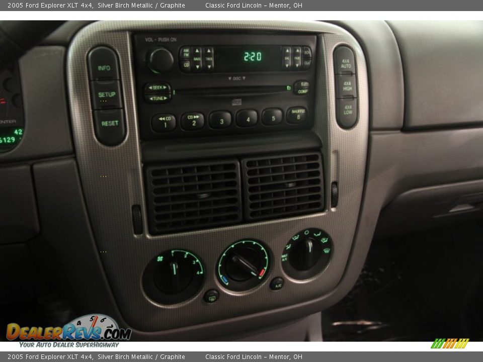2005 Ford Explorer XLT 4x4 Silver Birch Metallic / Graphite Photo #8