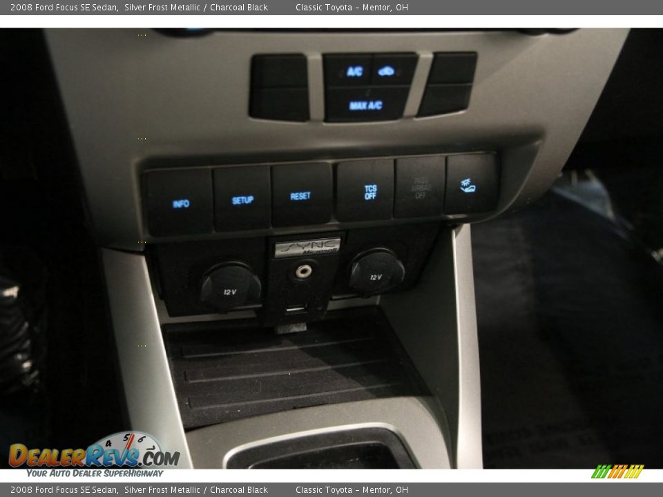 2008 Ford Focus SE Sedan Silver Frost Metallic / Charcoal Black Photo #9