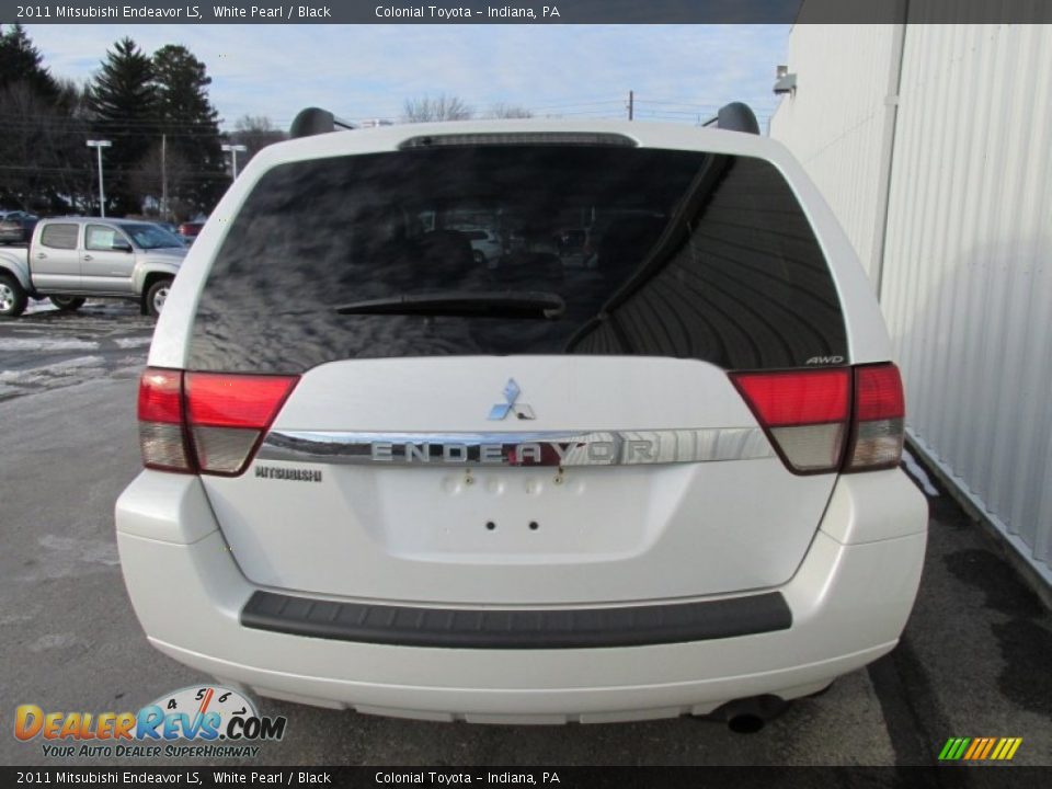 2011 Mitsubishi Endeavor LS White Pearl / Black Photo #5
