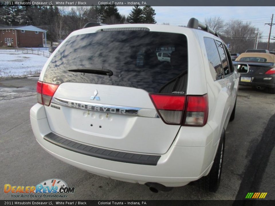 2011 Mitsubishi Endeavor LS White Pearl / Black Photo #7