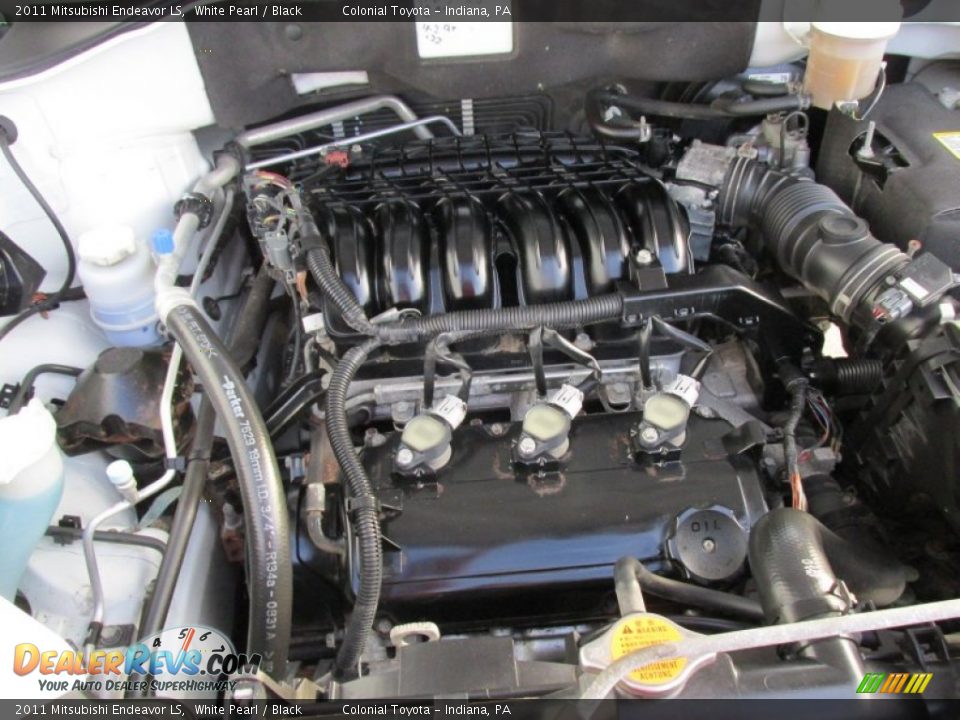2011 Mitsubishi Endeavor LS White Pearl / Black Photo #11