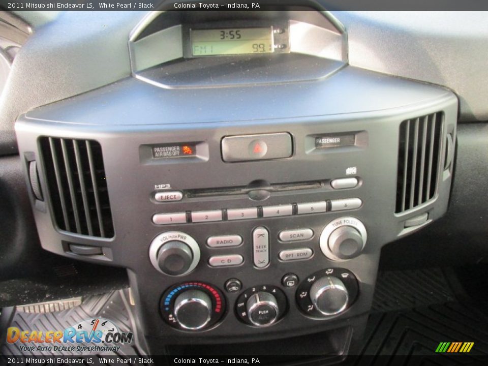 2011 Mitsubishi Endeavor LS White Pearl / Black Photo #17