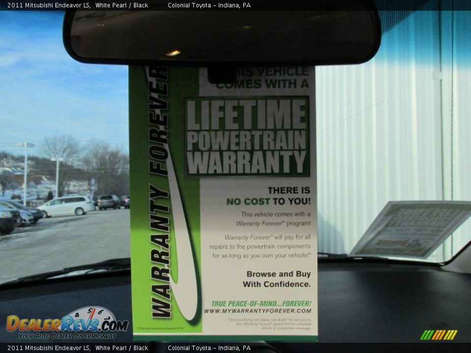 2011 Mitsubishi Endeavor LS White Pearl / Black Photo #18