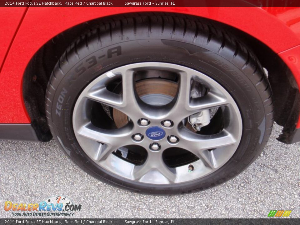 2014 Ford Focus SE Hatchback Race Red / Charcoal Black Photo #10