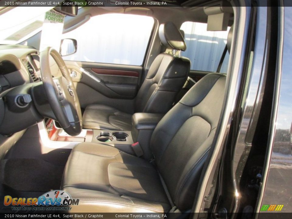 2010 Nissan Pathfinder LE 4x4 Super Black / Graphite Photo #11