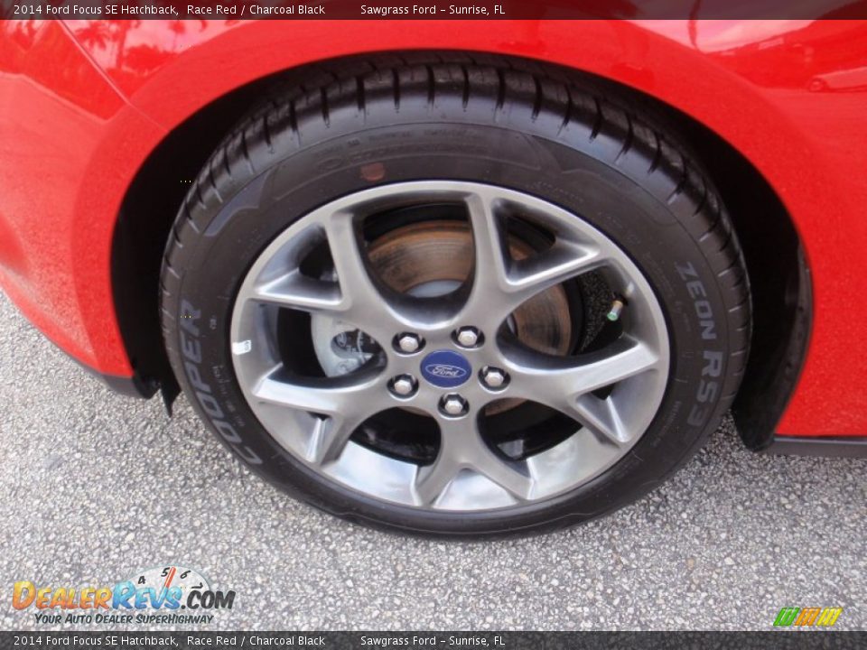 2014 Ford Focus SE Hatchback Race Red / Charcoal Black Photo #11