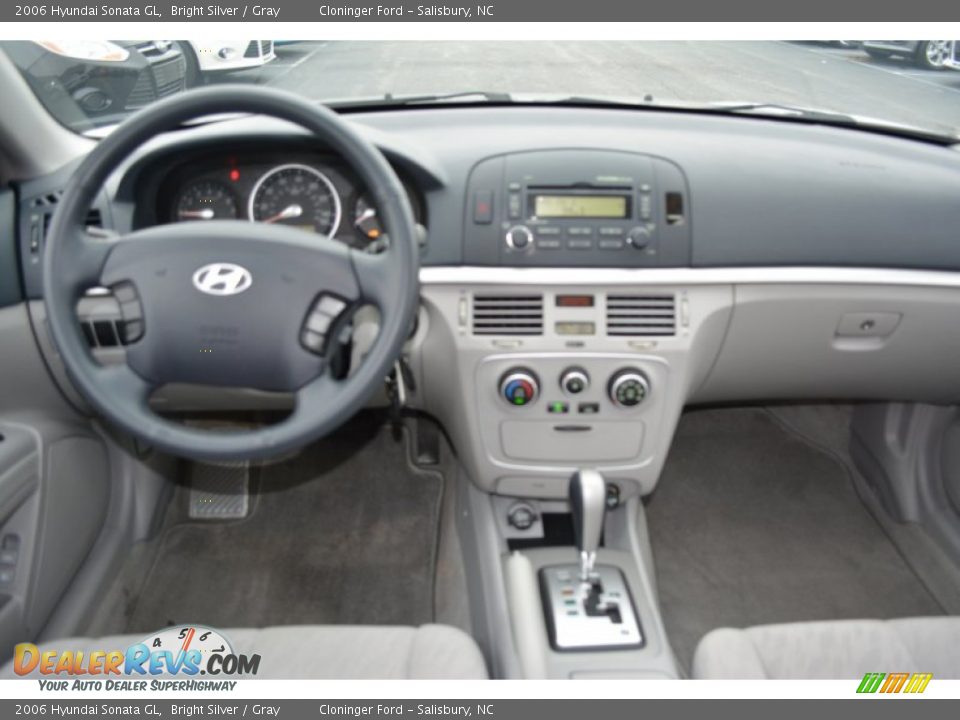 2006 Hyundai Sonata GL Bright Silver / Gray Photo #11
