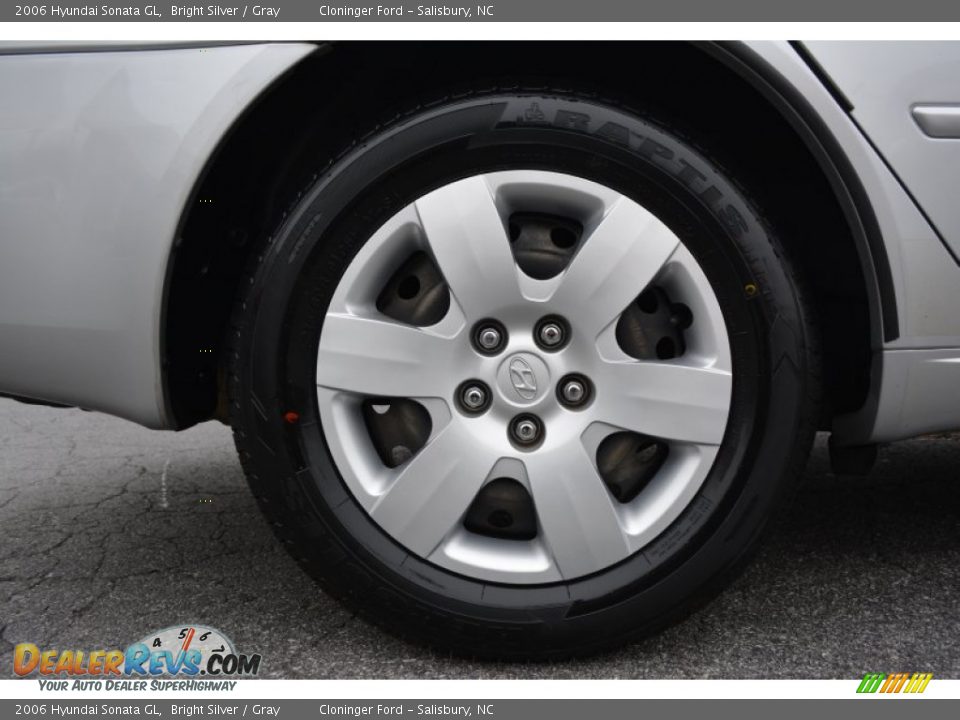 2006 Hyundai Sonata GL Bright Silver / Gray Photo #17