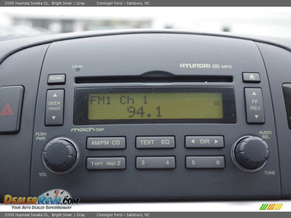 2006 Hyundai Sonata GL Bright Silver / Gray Photo #18