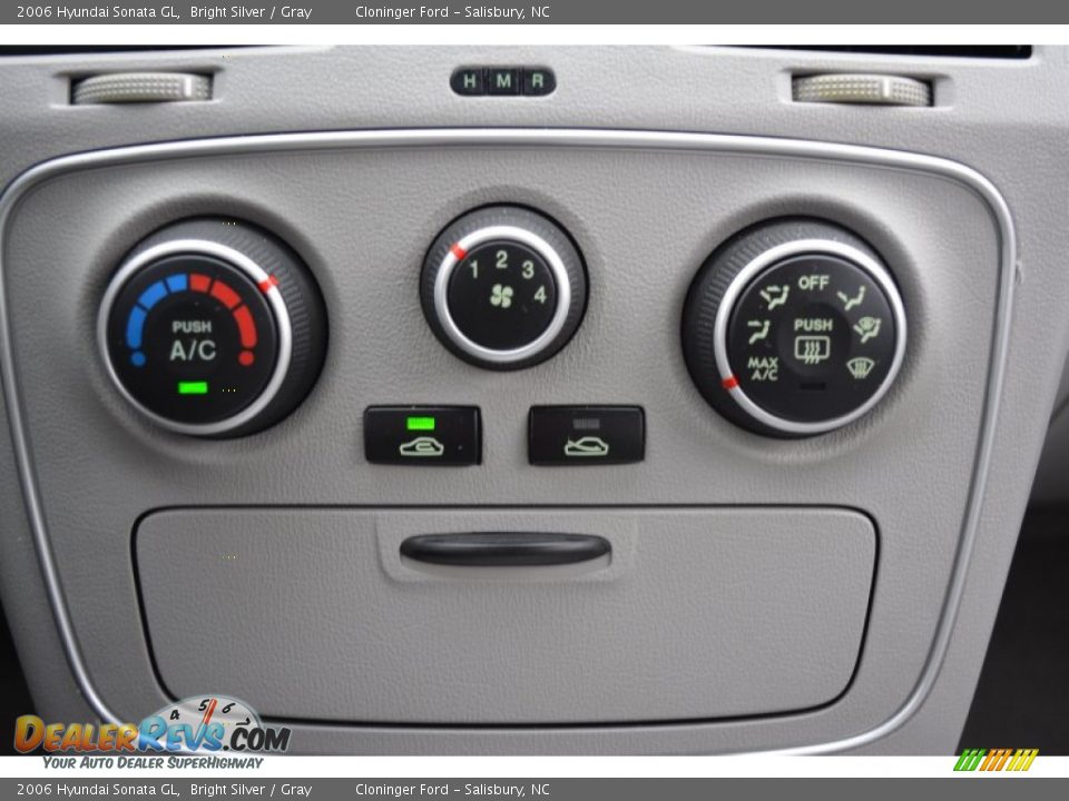2006 Hyundai Sonata GL Bright Silver / Gray Photo #19