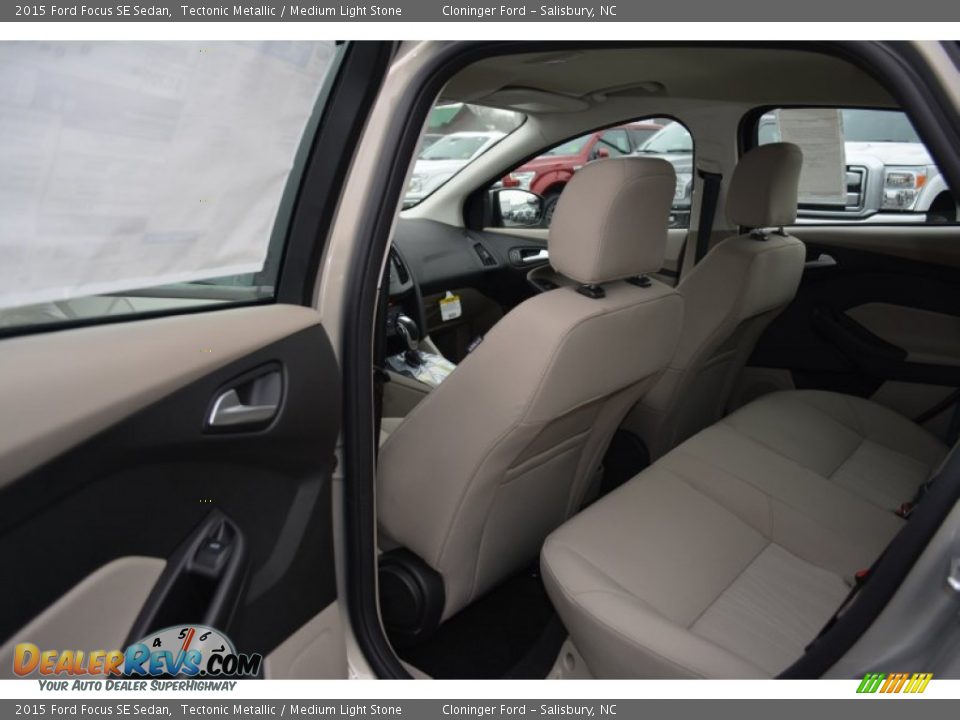 Rear Seat of 2015 Ford Focus SE Sedan Photo #9