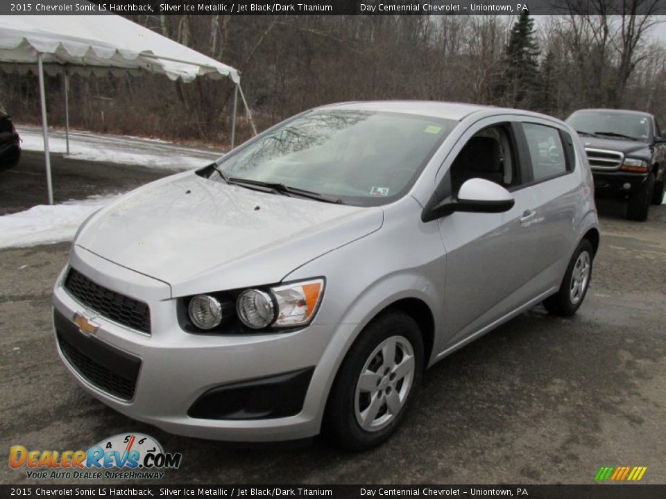 Front 3/4 View of 2015 Chevrolet Sonic LS Hatchback Photo #10