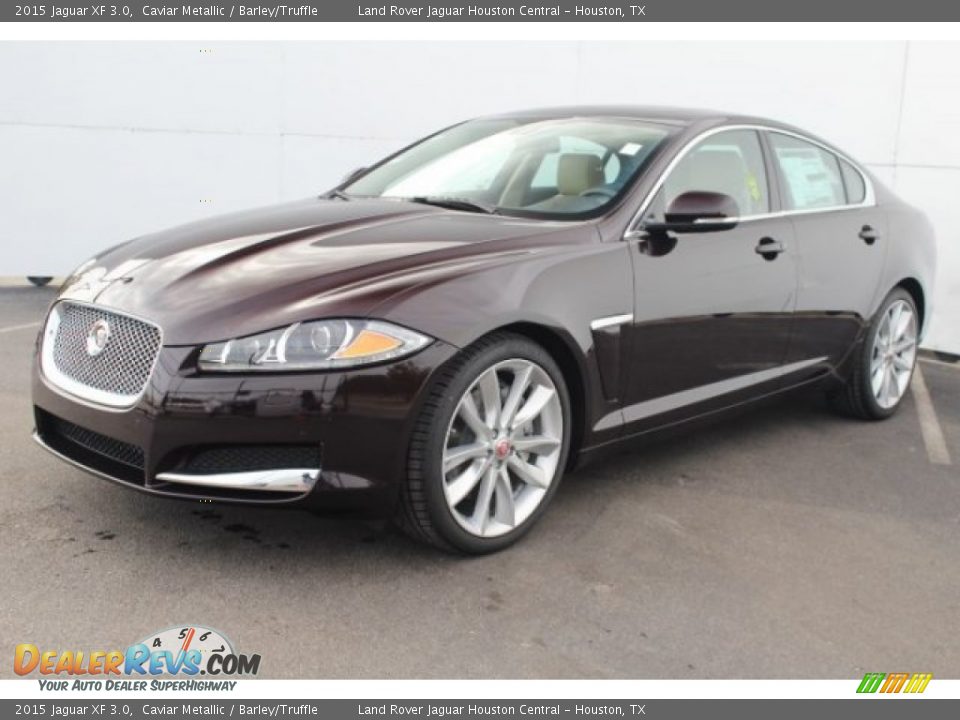 Front 3/4 View of 2015 Jaguar XF 3.0 Photo #4