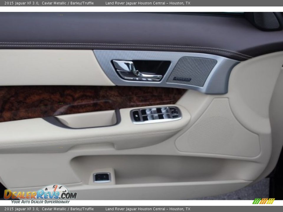 Door Panel of 2015 Jaguar XF 3.0 Photo #7