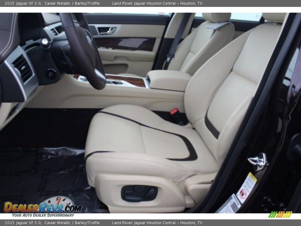 Front Seat of 2015 Jaguar XF 3.0 Photo #11
