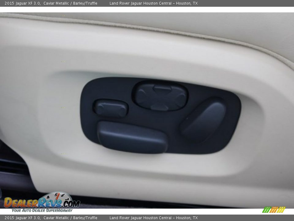 Controls of 2015 Jaguar XF 3.0 Photo #12