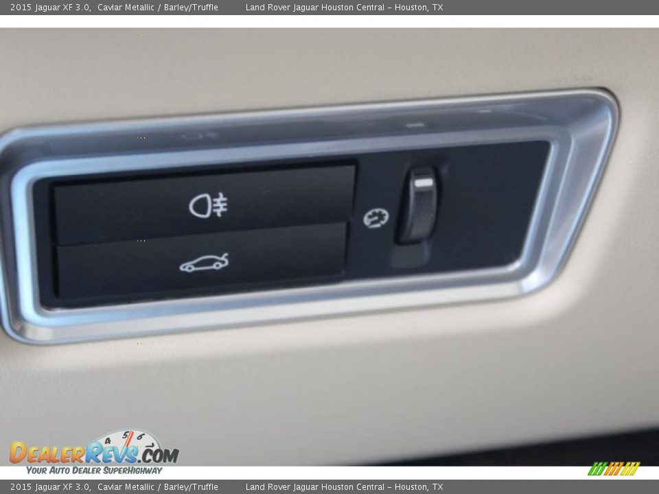 Controls of 2015 Jaguar XF 3.0 Photo #14