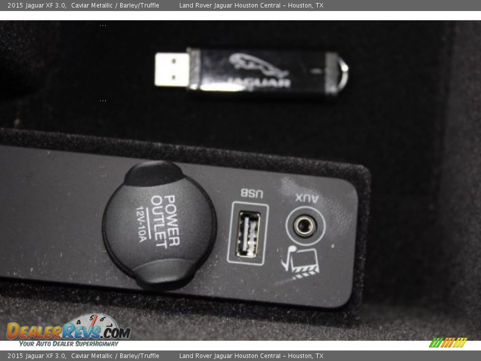 Controls of 2015 Jaguar XF 3.0 Photo #25