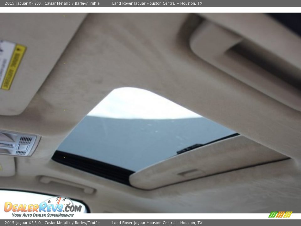 Sunroof of 2015 Jaguar XF 3.0 Photo #28