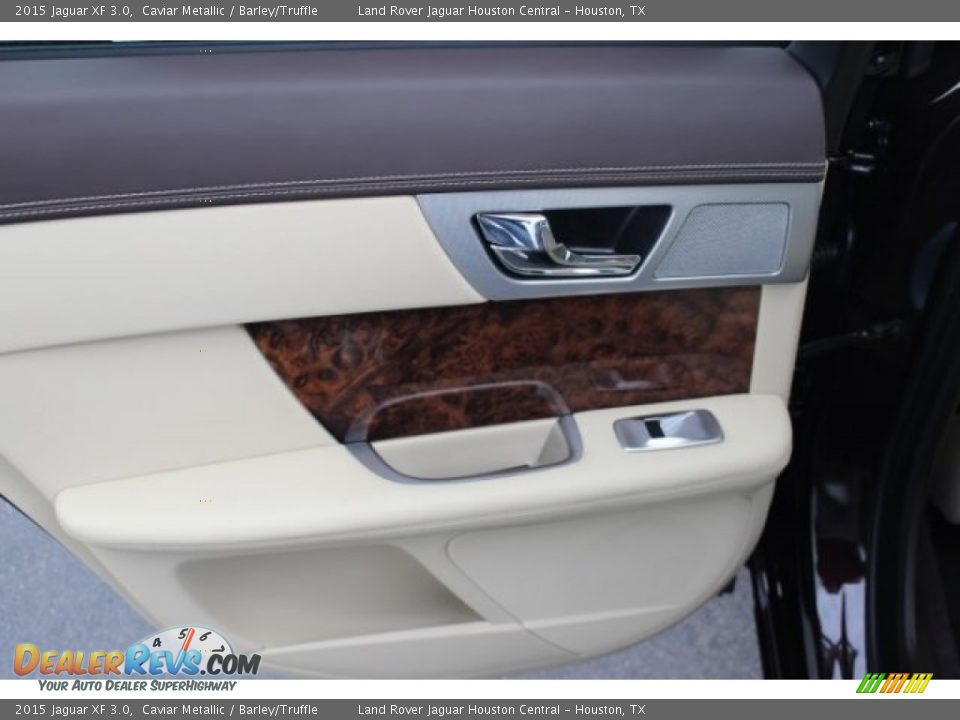 Door Panel of 2015 Jaguar XF 3.0 Photo #29