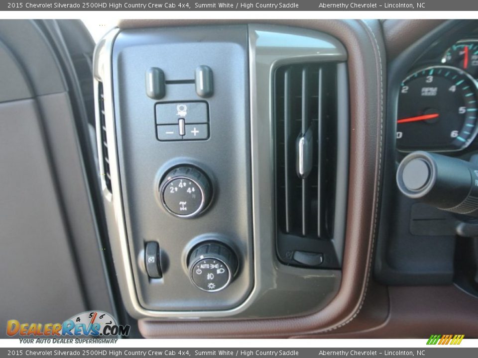 2015 Chevrolet Silverado 2500HD High Country Crew Cab 4x4 Summit White / High Country Saddle Photo #12