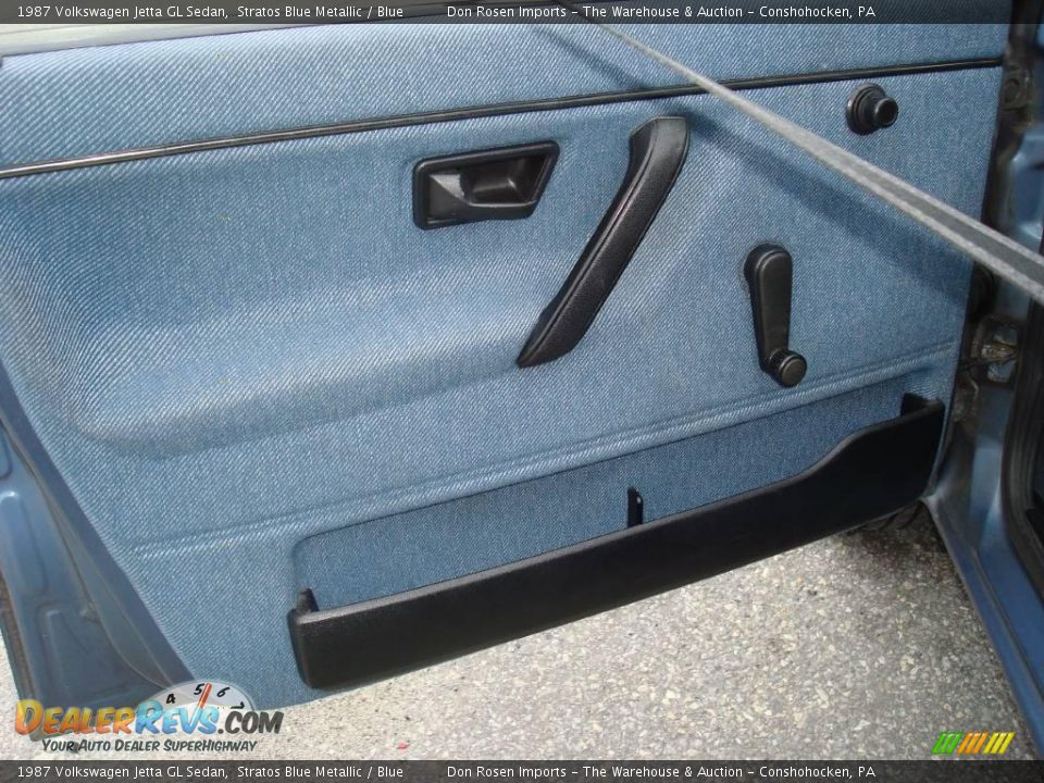 1987 Volkswagen Jetta GL Sedan Stratos Blue Metallic / Blue Photo #12