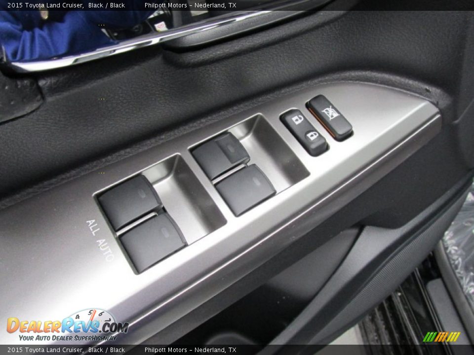 Controls of 2015 Toyota Land Cruiser  Photo #22