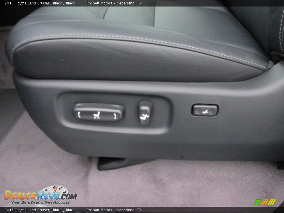 Front Seat of 2015 Toyota Land Cruiser  Photo #24