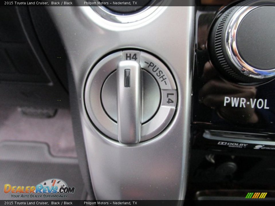Controls of 2015 Toyota Land Cruiser  Photo #32