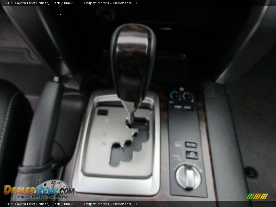 2015 Toyota Land Cruiser Black / Black Photo #35