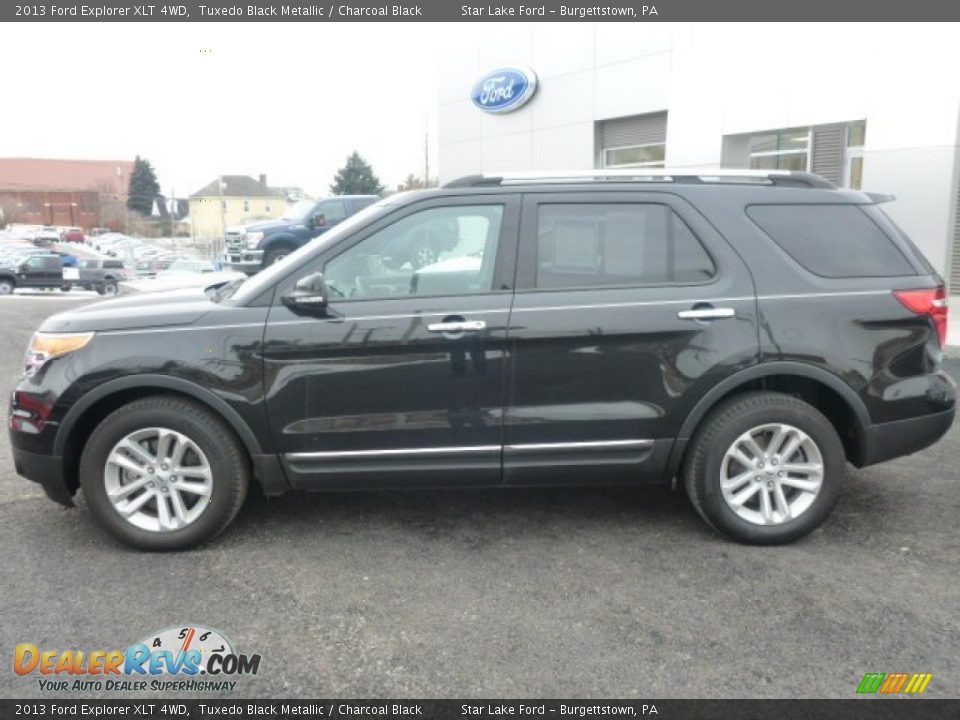 2013 Ford Explorer XLT 4WD Tuxedo Black Metallic / Charcoal Black Photo #2