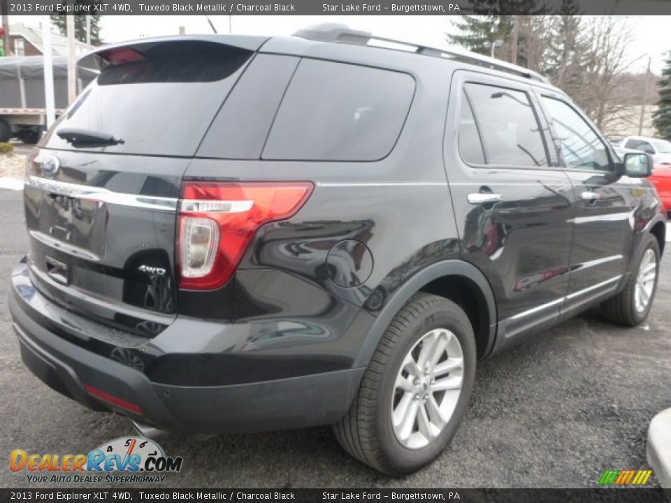 2013 Ford Explorer XLT 4WD Tuxedo Black Metallic / Charcoal Black Photo #4