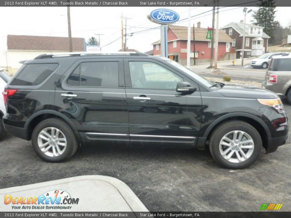 2013 Ford Explorer XLT 4WD Tuxedo Black Metallic / Charcoal Black Photo #5