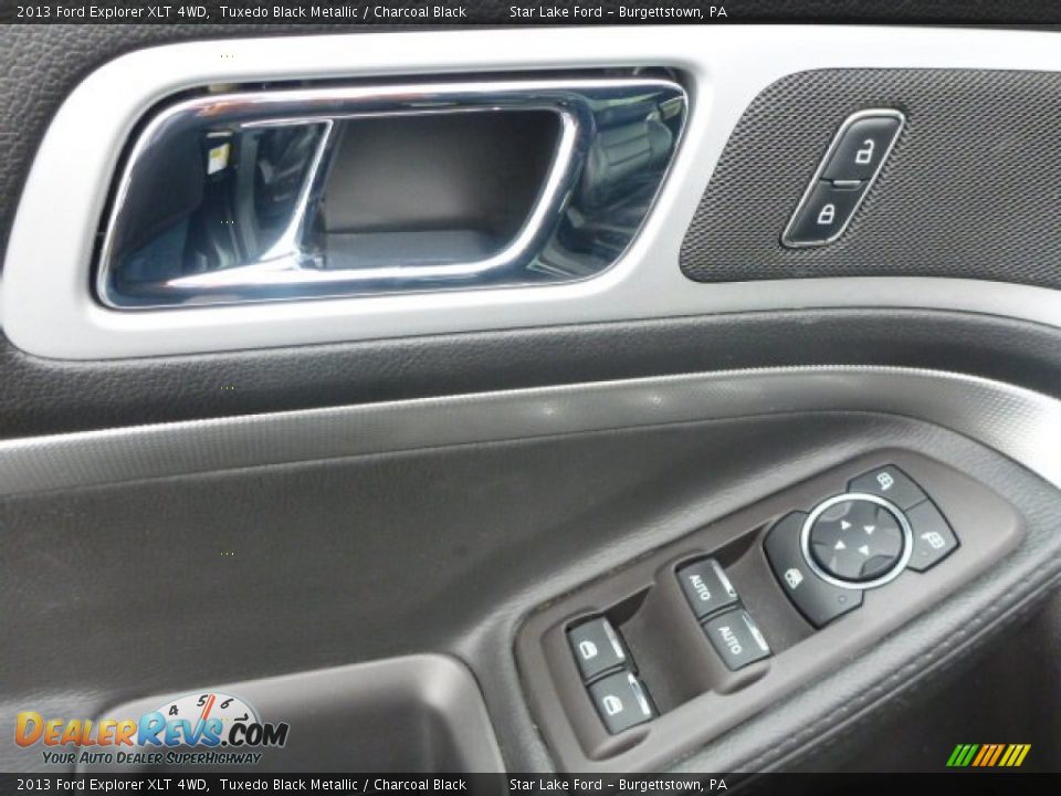 2013 Ford Explorer XLT 4WD Tuxedo Black Metallic / Charcoal Black Photo #13