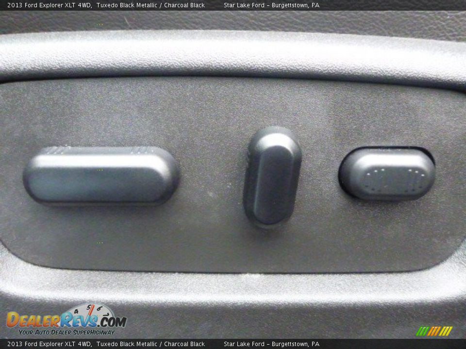 2013 Ford Explorer XLT 4WD Tuxedo Black Metallic / Charcoal Black Photo #15
