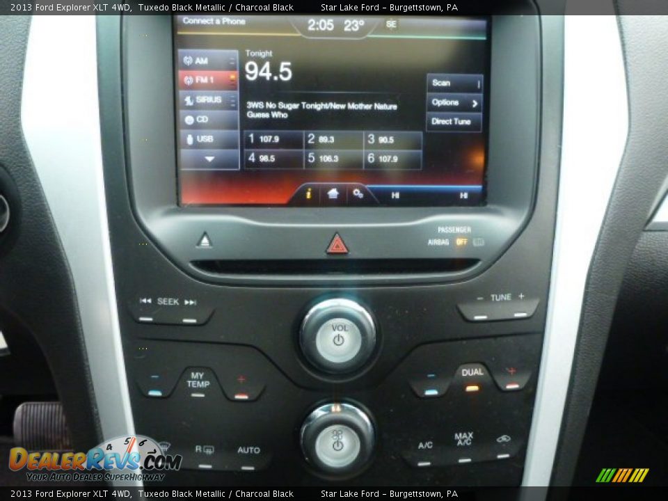 2013 Ford Explorer XLT 4WD Tuxedo Black Metallic / Charcoal Black Photo #19