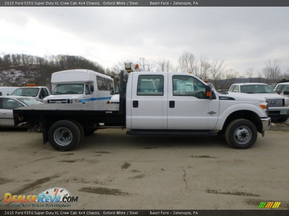 2015 Ford F350 Super Duty XL Crew Cab 4x4 Chassis Oxford White / Steel Photo #2