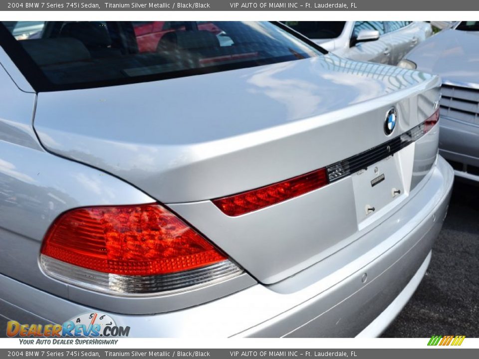 2004 BMW 7 Series 745i Sedan Titanium Silver Metallic / Black/Black Photo #10