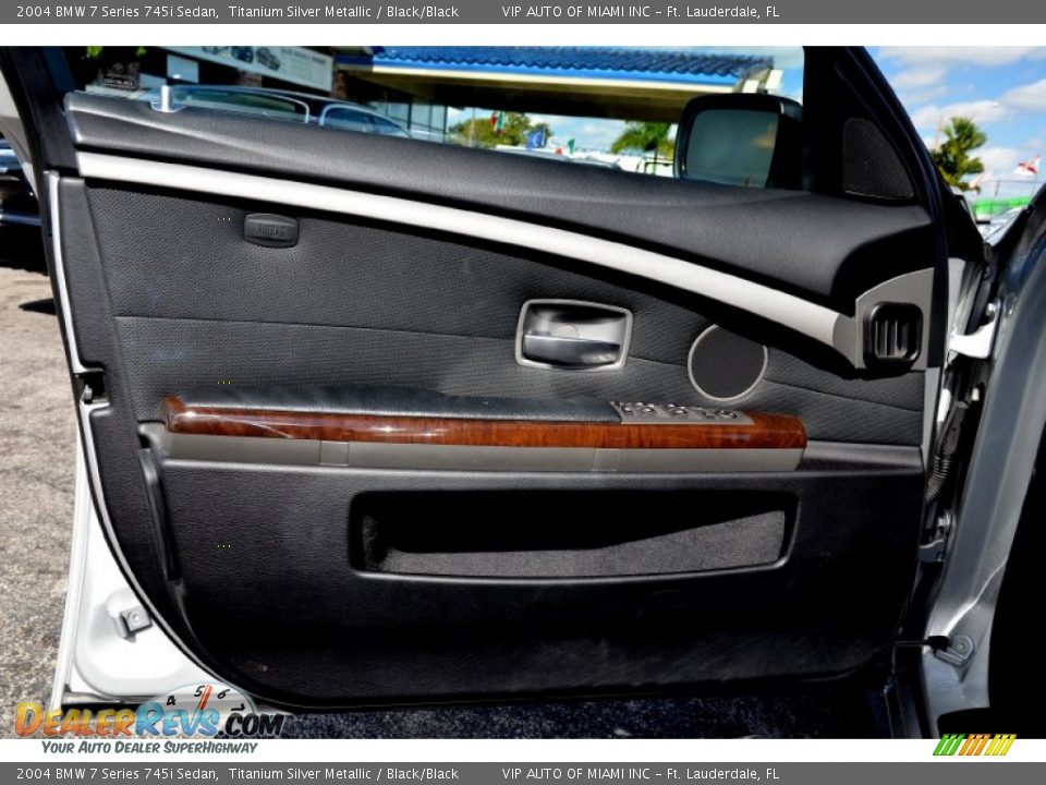 2004 BMW 7 Series 745i Sedan Titanium Silver Metallic / Black/Black Photo #19