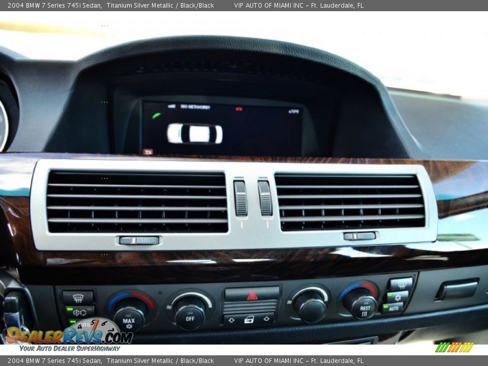 2004 BMW 7 Series 745i Sedan Titanium Silver Metallic / Black/Black Photo #22