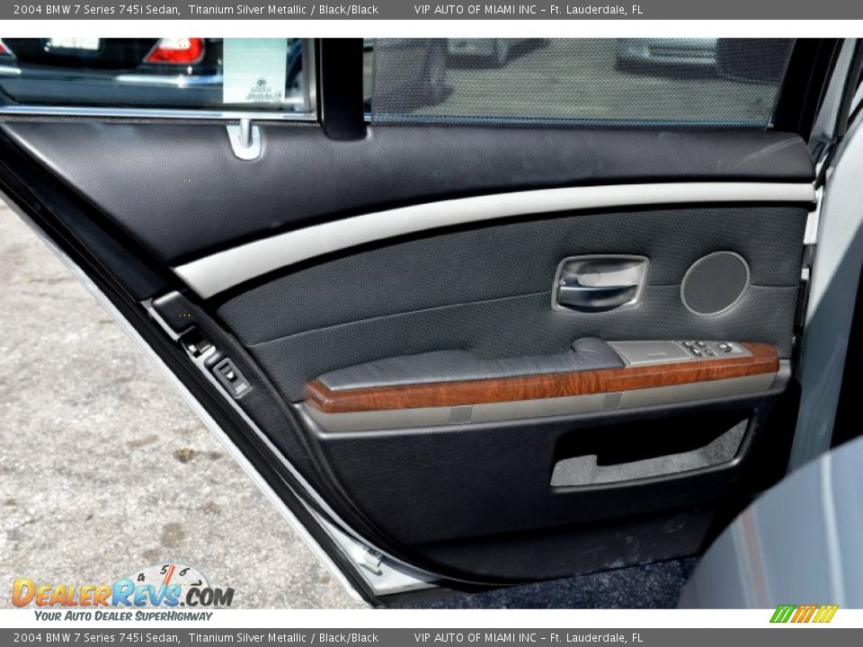 2004 BMW 7 Series 745i Sedan Titanium Silver Metallic / Black/Black Photo #29